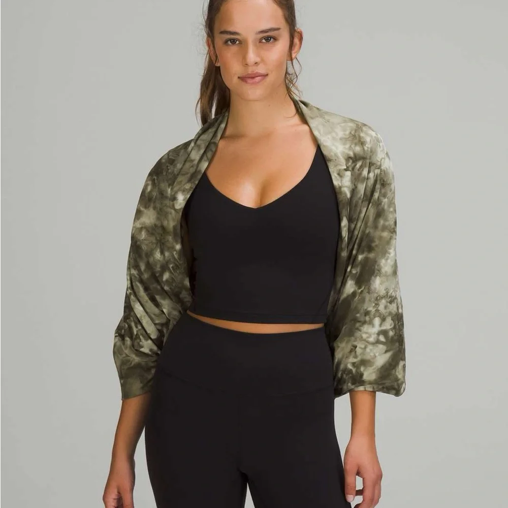 NWT Lululemon Customizable Snap Scarf